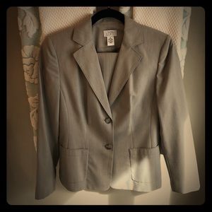 Ann Taylor LOFT Women’s Gray Suit Set